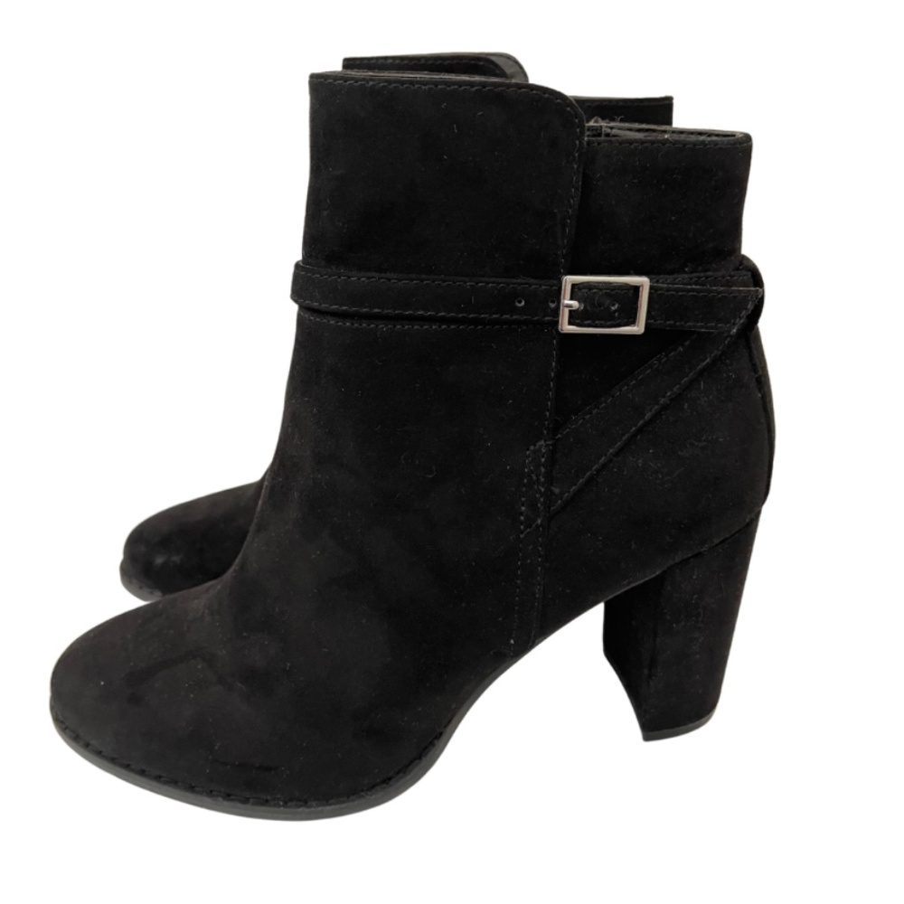 Banana  Republic Vegan Suede  Black Booties Size 7
